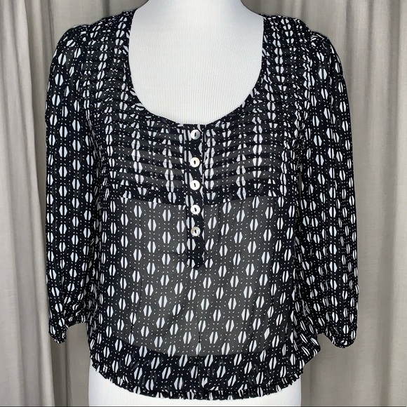 Daniel Rainn Tops - Daniel Rainn Sheer 3/4 Sleeve Scoopneck Blouse